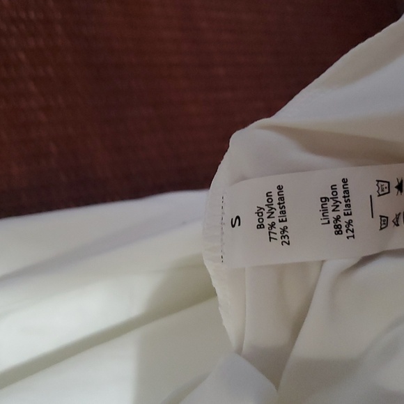 Halara dress with shorts. White and size small. - Picture 7 of 7